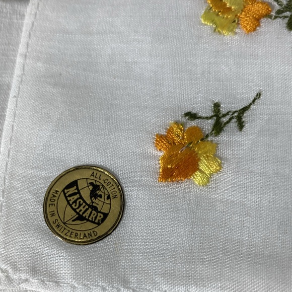 Vintage Switzerland lot of 2, Embroidered, NOS, Handkerchiefs, with labels. - Picture 4 of 9